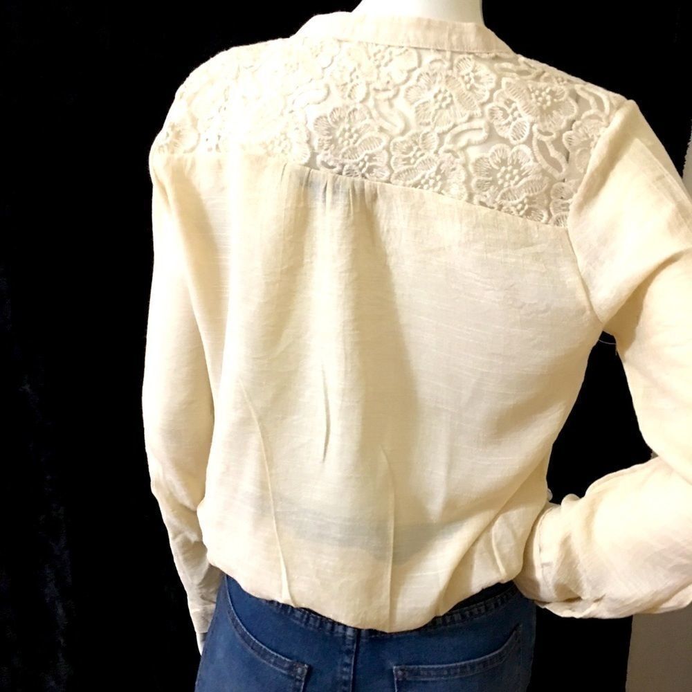 New! Lace Back knot front Top - Picture 6 of 13